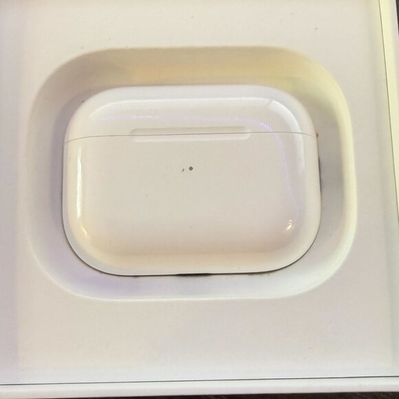 Apple AirPods Pro 2nd Gen (Lightning) | White | Used | With Box & Extra Tips De - Picture 3 of 8